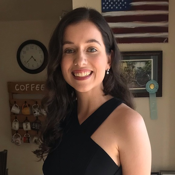 Meet your Posher, Claudia - Picture 1 of 1